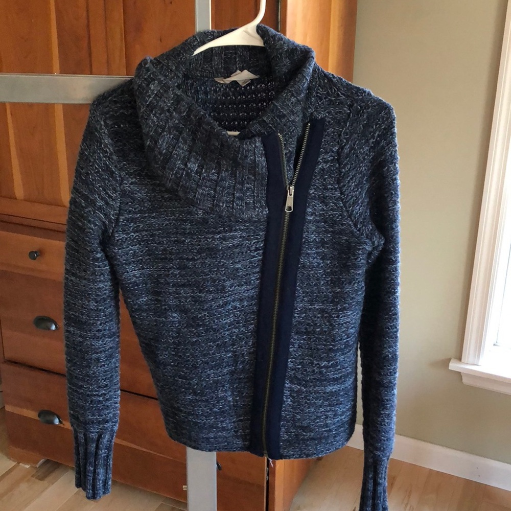 Athleta Stowe Navy asymmetrical zip up sweater-SM